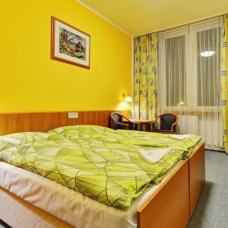 Hotel Slunce Havlíckuv Brod Exterior foto